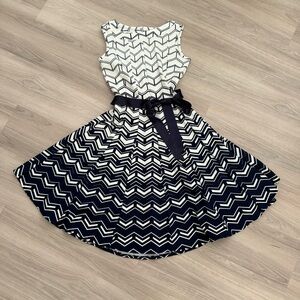 Haani Chevron Midi Dress Circle Skirt Sz PS